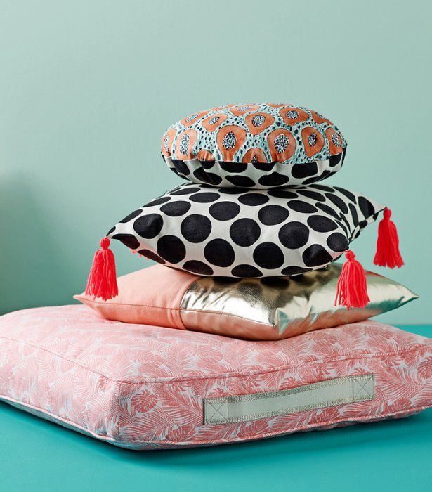 Pillow_parade_large