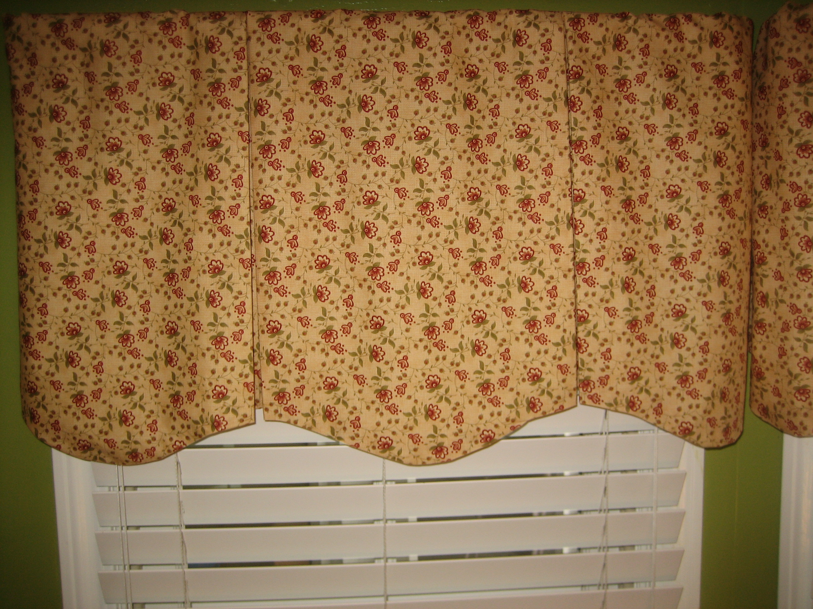 Scalloped BoxPleat Valance Sewing Projects