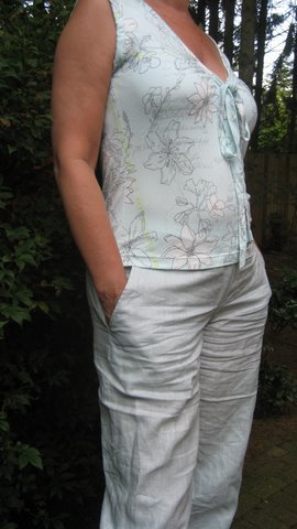 Kleding_augustus_2009_t-shirt1_large