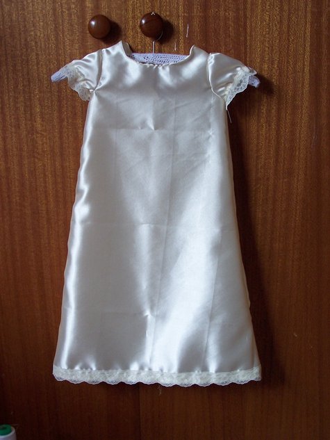 Penny_s_christening_gown_001_large
