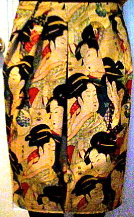 Pleated_pencil_skirt_close_up_large