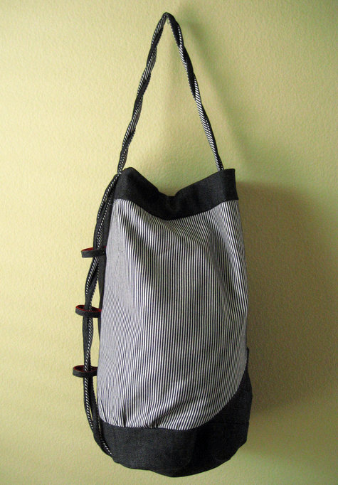 Duffel_stripe_hanging_large