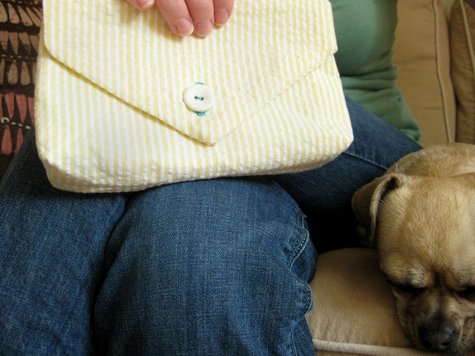 Yell_env_clutch_05_large