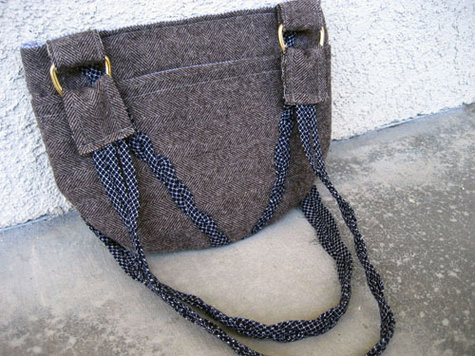 Tweed_hobo_sitting_2_large