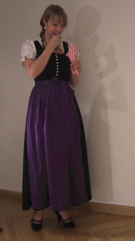 Burdadirndl1_large