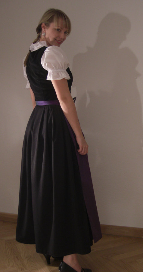 Burdadirndl2_large