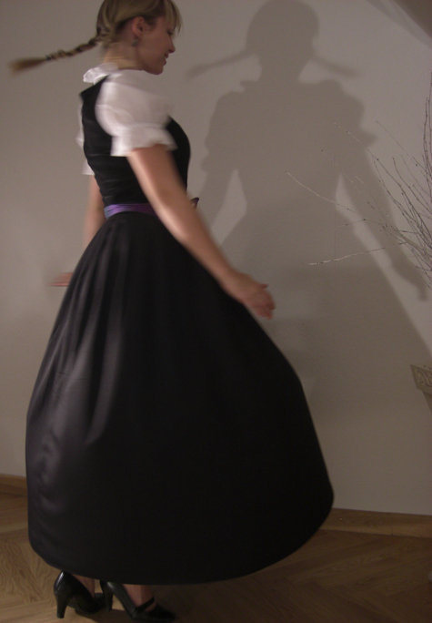 Burdadirndl3_large