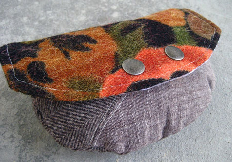 Fuzz_velda_pouch_side_flat_large