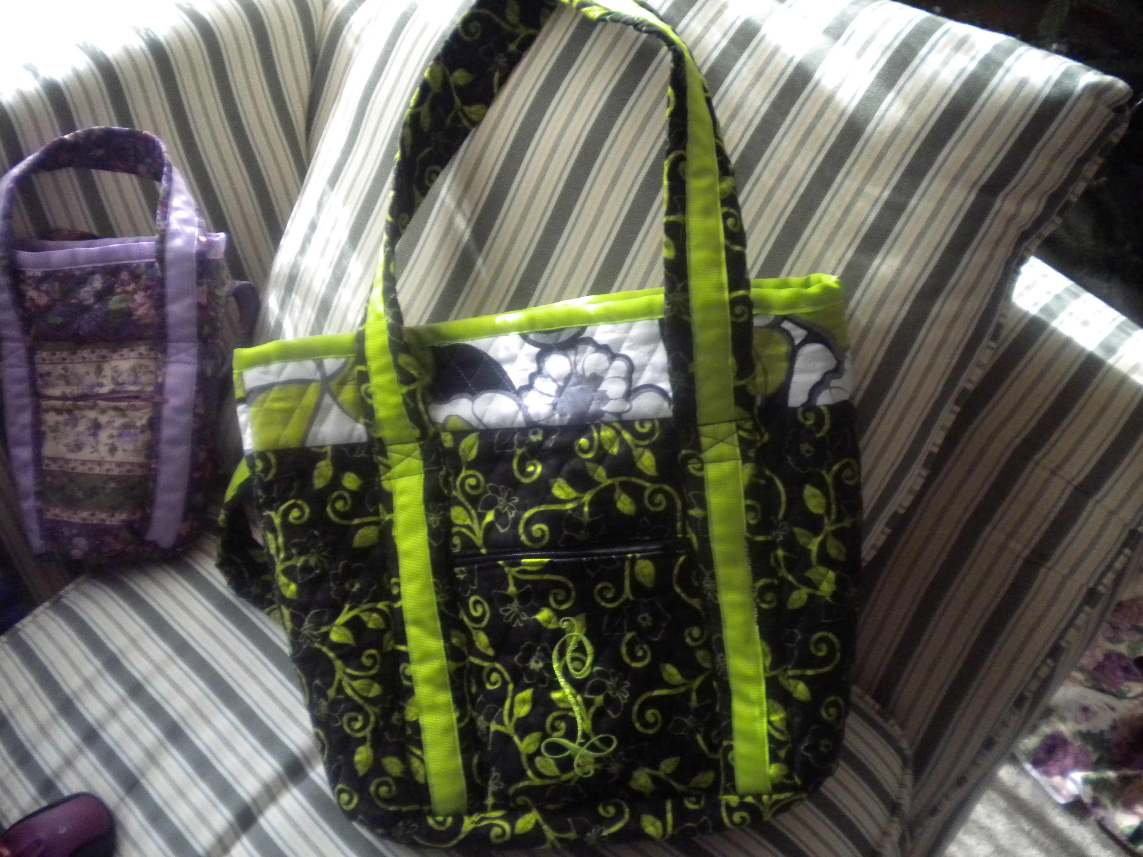 quilted-double-sided-tote-bag-sewing-projects-burdastyle