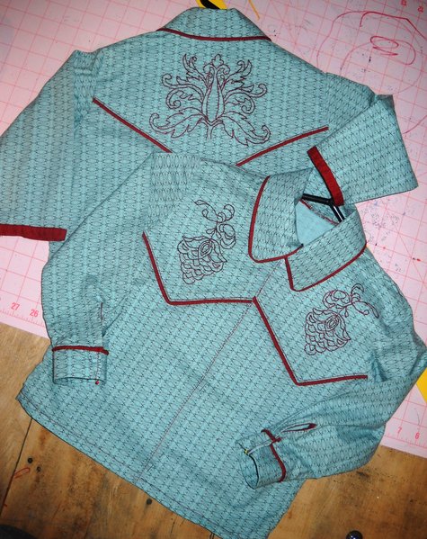 Christmas_outfits_and_onesie_006_large