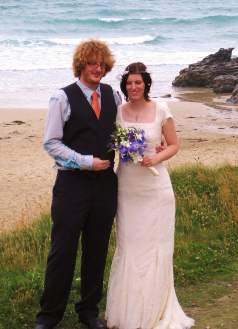 Cliff_pose_wedding_dress_large