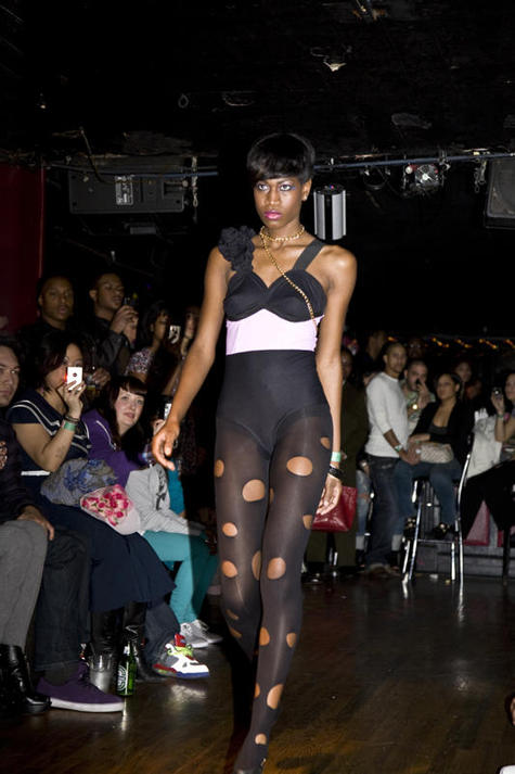 100205_runwy_act_124_large