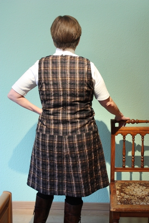 Braunkariertes_kleid_3_klein_large