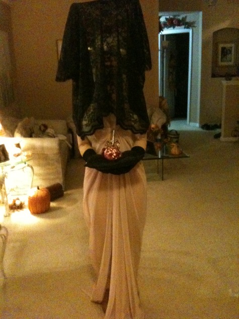 Alejandro-gaga-mourning-costume1_large