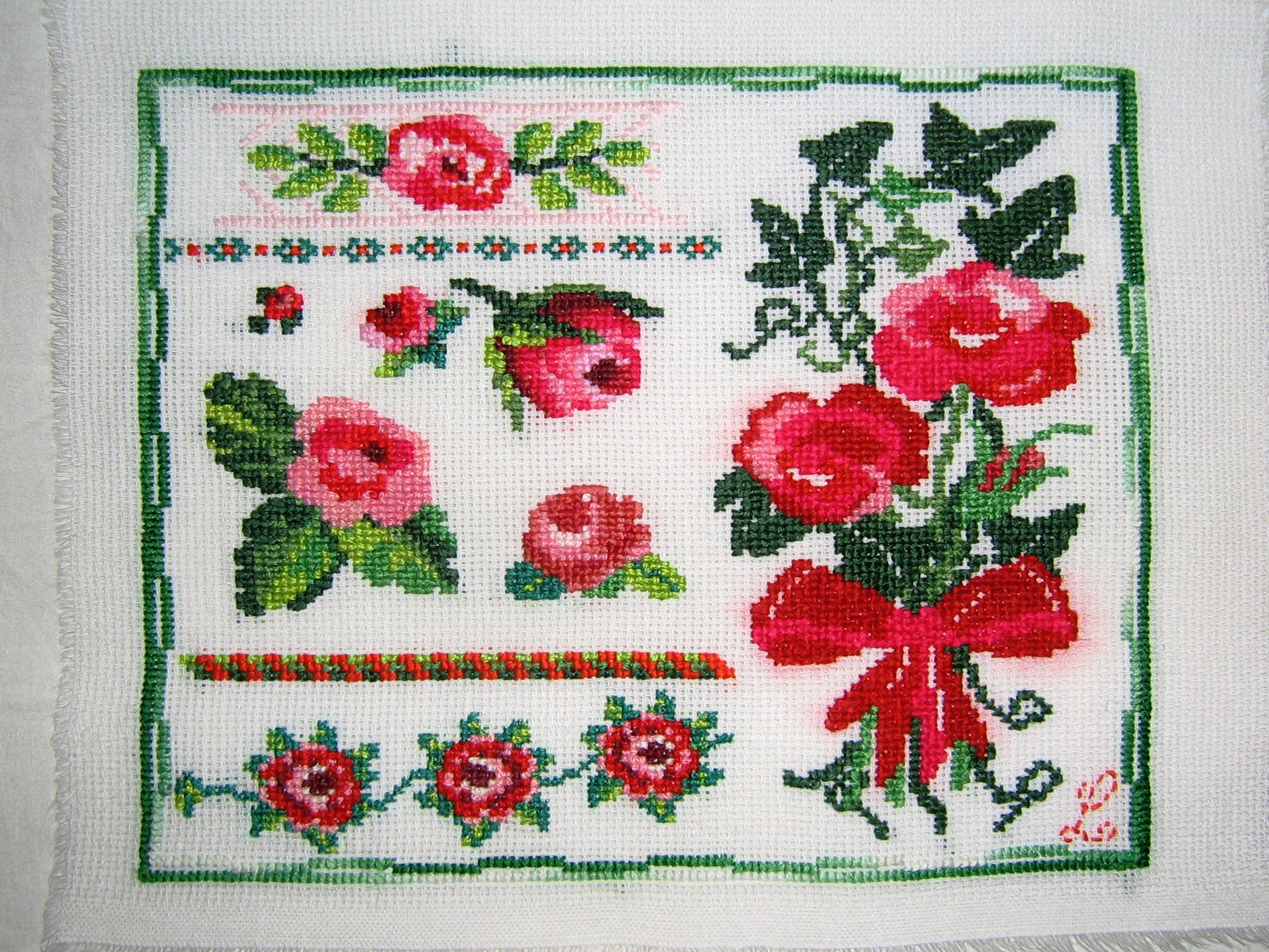 Cross Stitch Roses – Sewing Projects | BurdaStyle.com