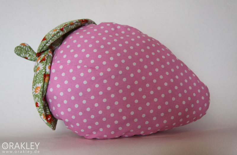 Strawberry Pillow Sewing Projects Burdastyle Com