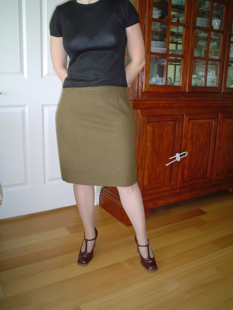 Wool_skirt-front_large