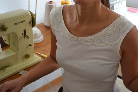 Lace_top_and_corsage_004_large