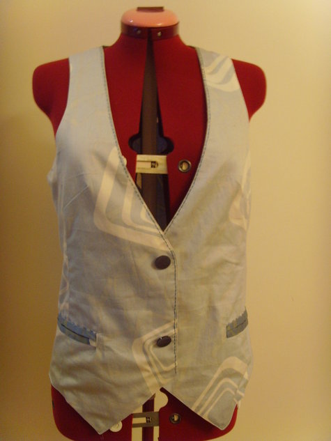Patrones273_alberto_aliveri_vest_front_large