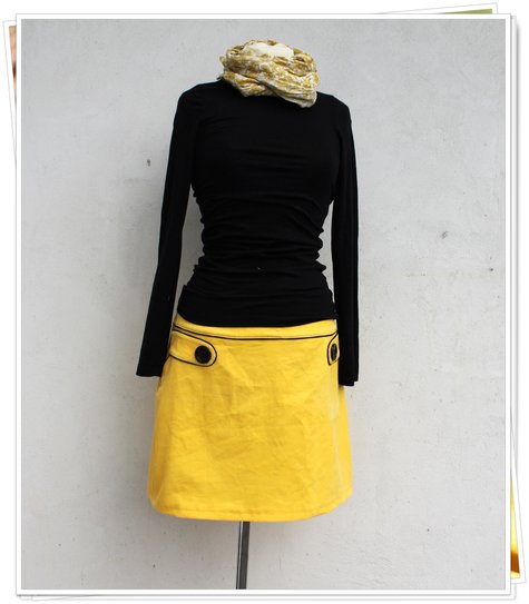 Blogskirtgulsort_large