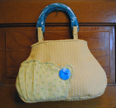 Yellow_and_blue_handle_purse_large