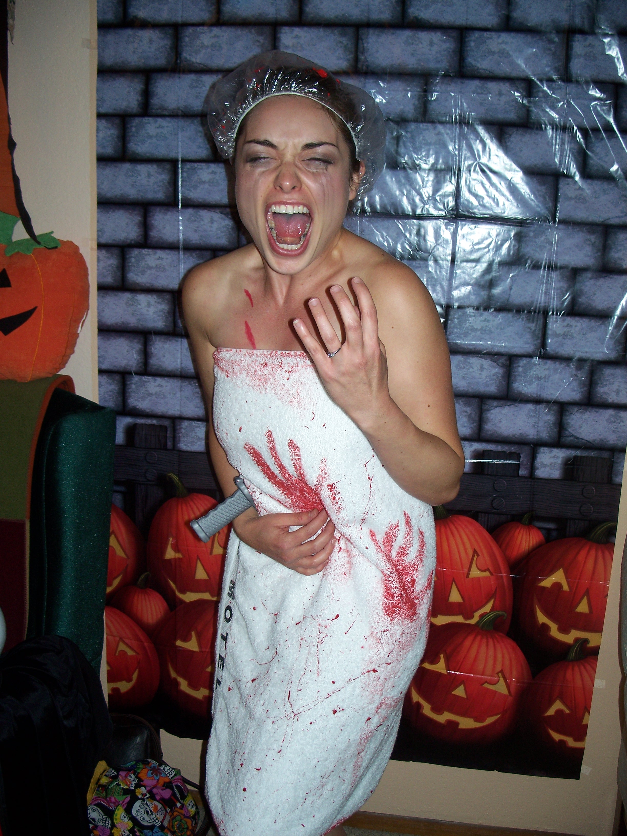 BERNINA Halloween 2011 Psycho Costume – Sewing Projects | BurdaStyle.com
