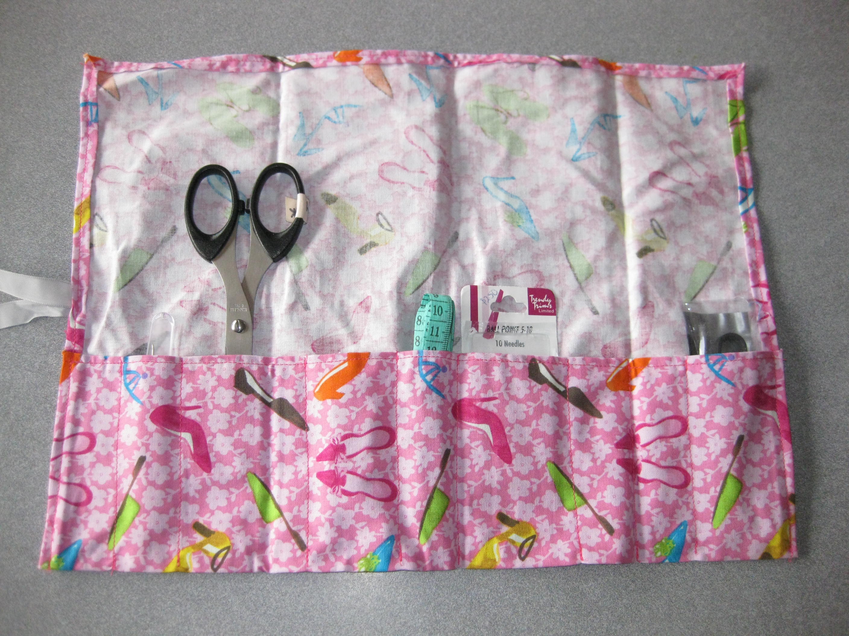 Pink Roll-Up Sewing Organiser – Sewing Projects | BurdaStyle.com