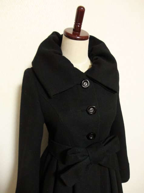 56_cashmere_coat_with_gathered_collar_02_large