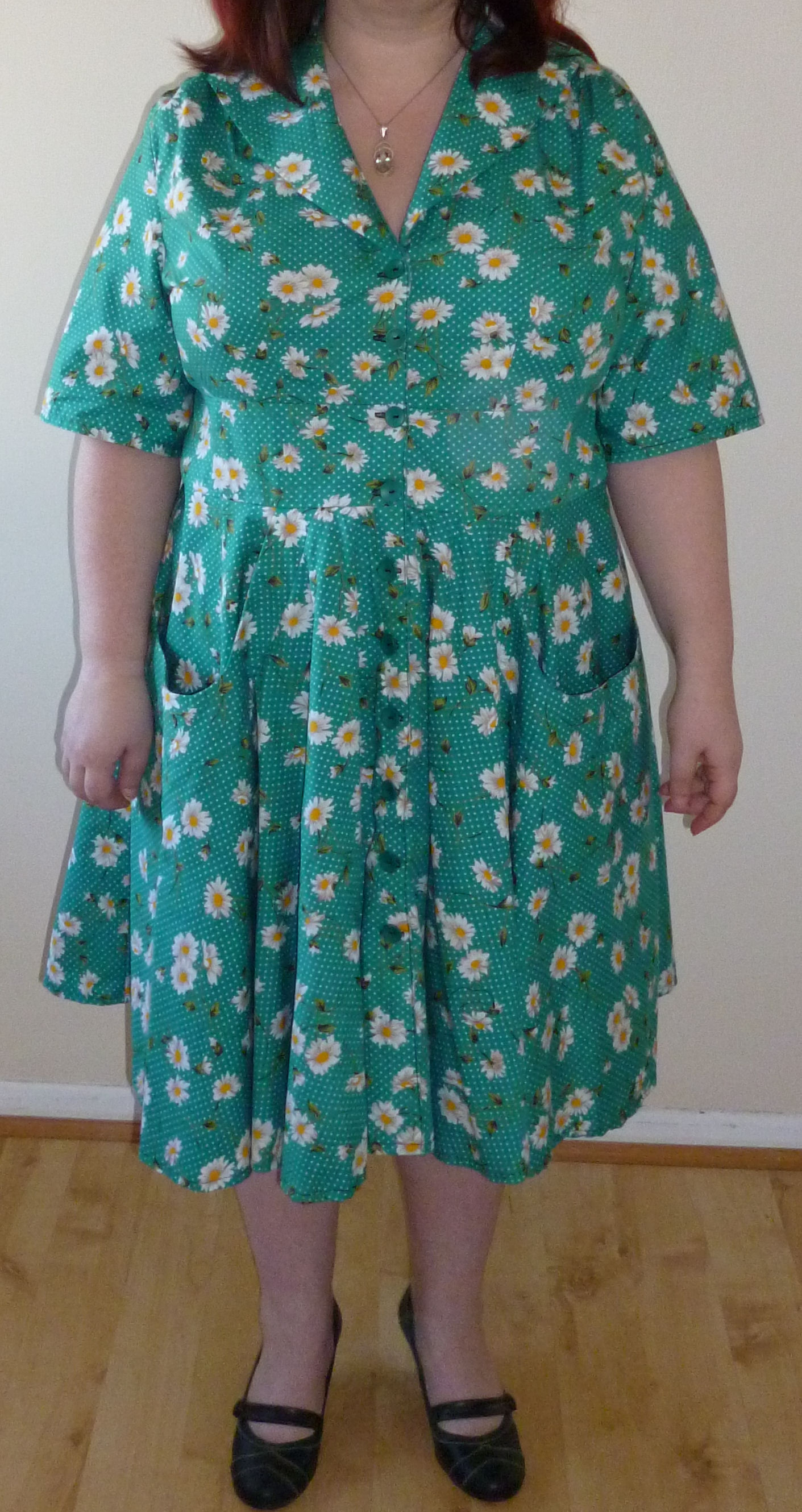 Green cotton daisy dress Sewing Projects