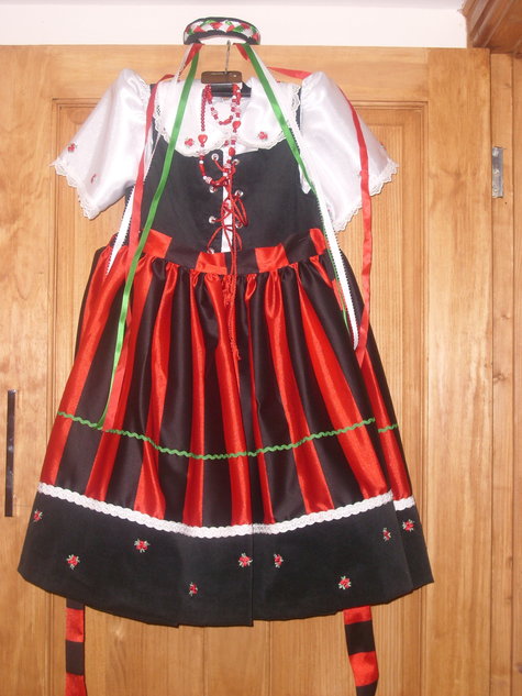 Polish Costume for Carnival – Sewing Projects | BurdaStyle.com