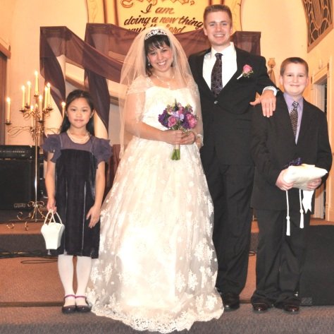 The-bride-groom-and-kids_large