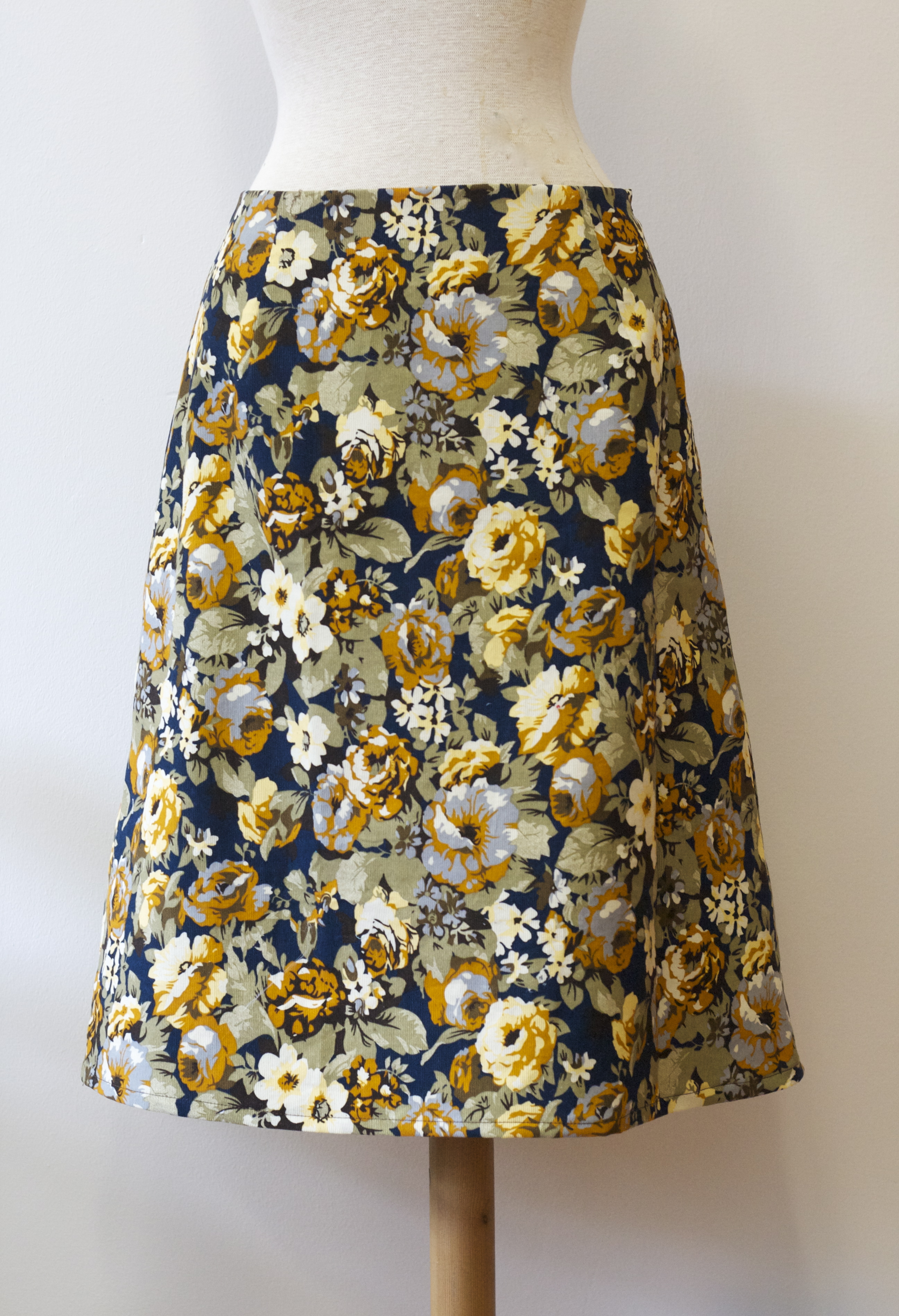 A corduroy skirt with lining – Sewing Projects | BurdaStyle.com