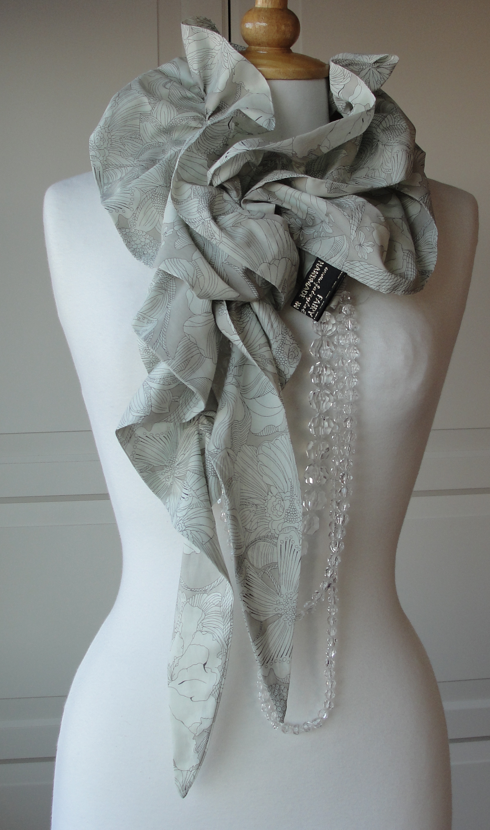 Liberty print ruffle scarves – Sewing Projects | BurdaStyle.com