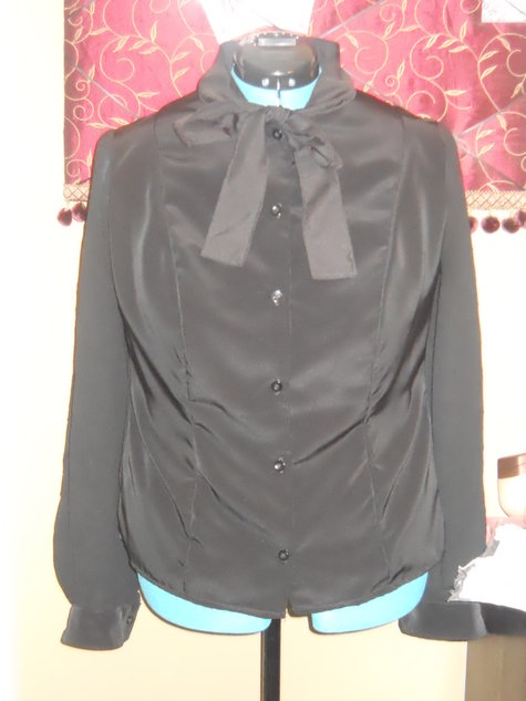 Black_tie_blouse_large