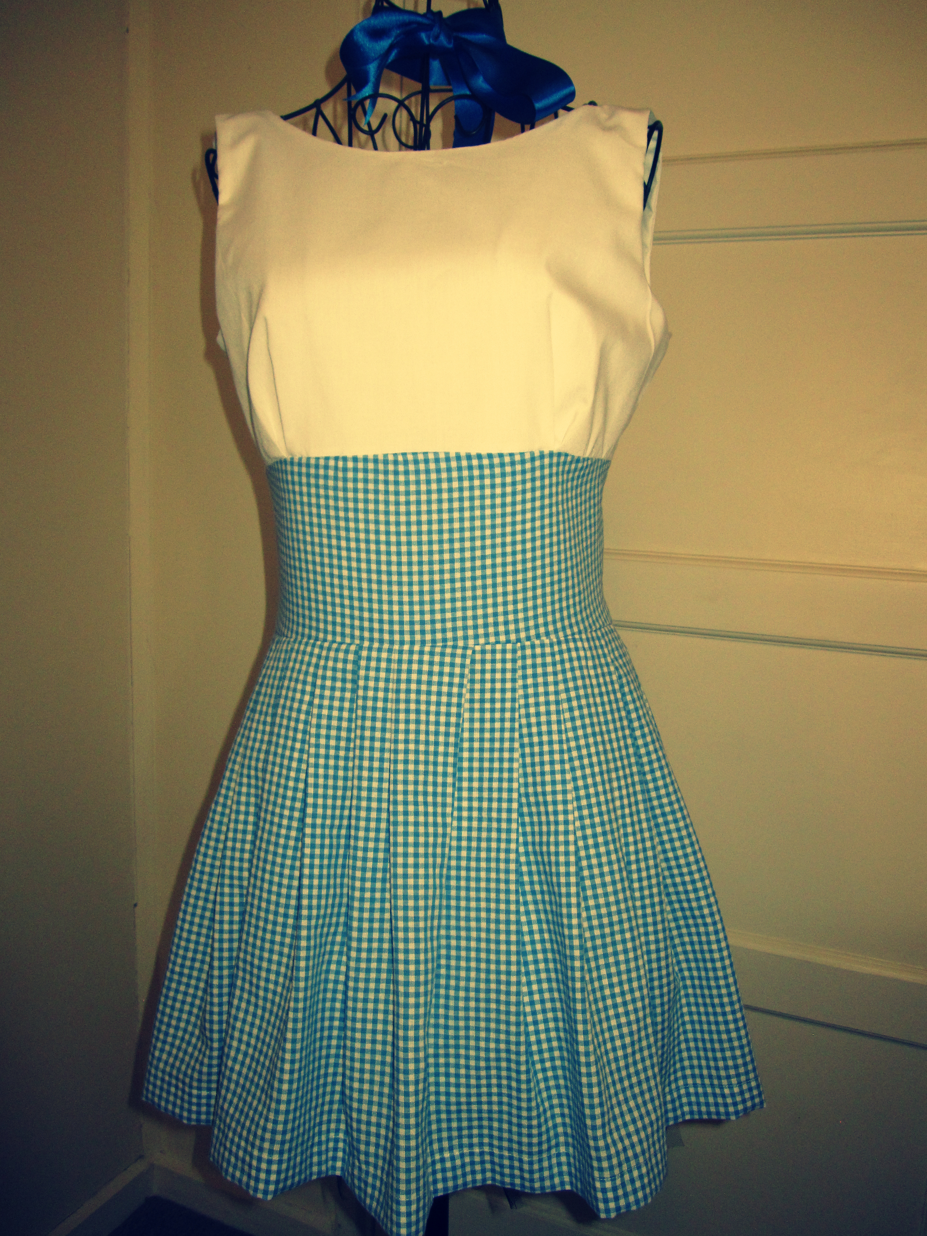 Dorothy Gale Wizard of Oz inspired Halloween Costume – Sewing Projects ...