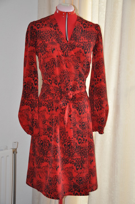 10/2011 Printed 70s Wrap Dress #122 – Sewing Projects | BurdaStyle.com