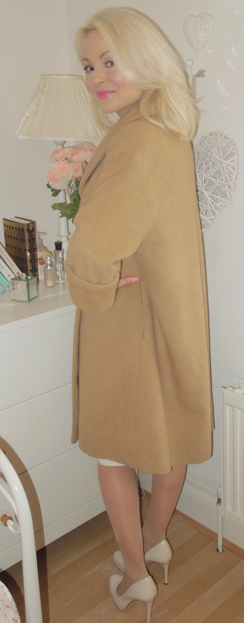Back-of-camel-coat_large