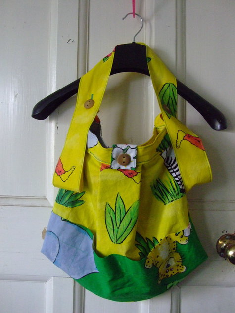 2013_042442013junglebag0001_large