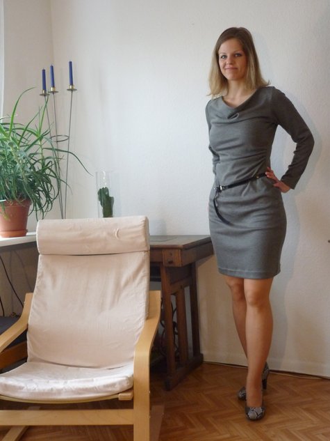 2013-05-07_graues-kleid1_large