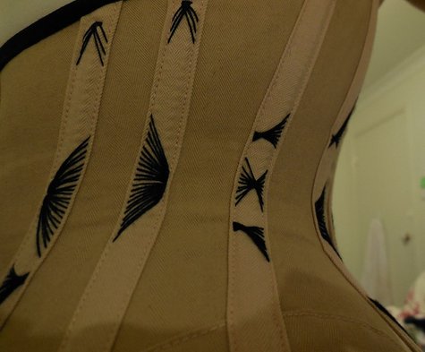 Angel_underbust_close-up_1_large