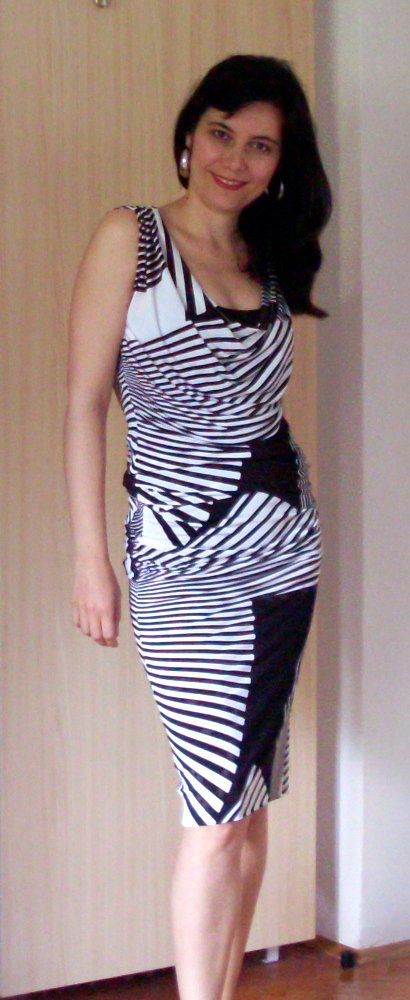 Haljina_crnobela_drapirana_1_large