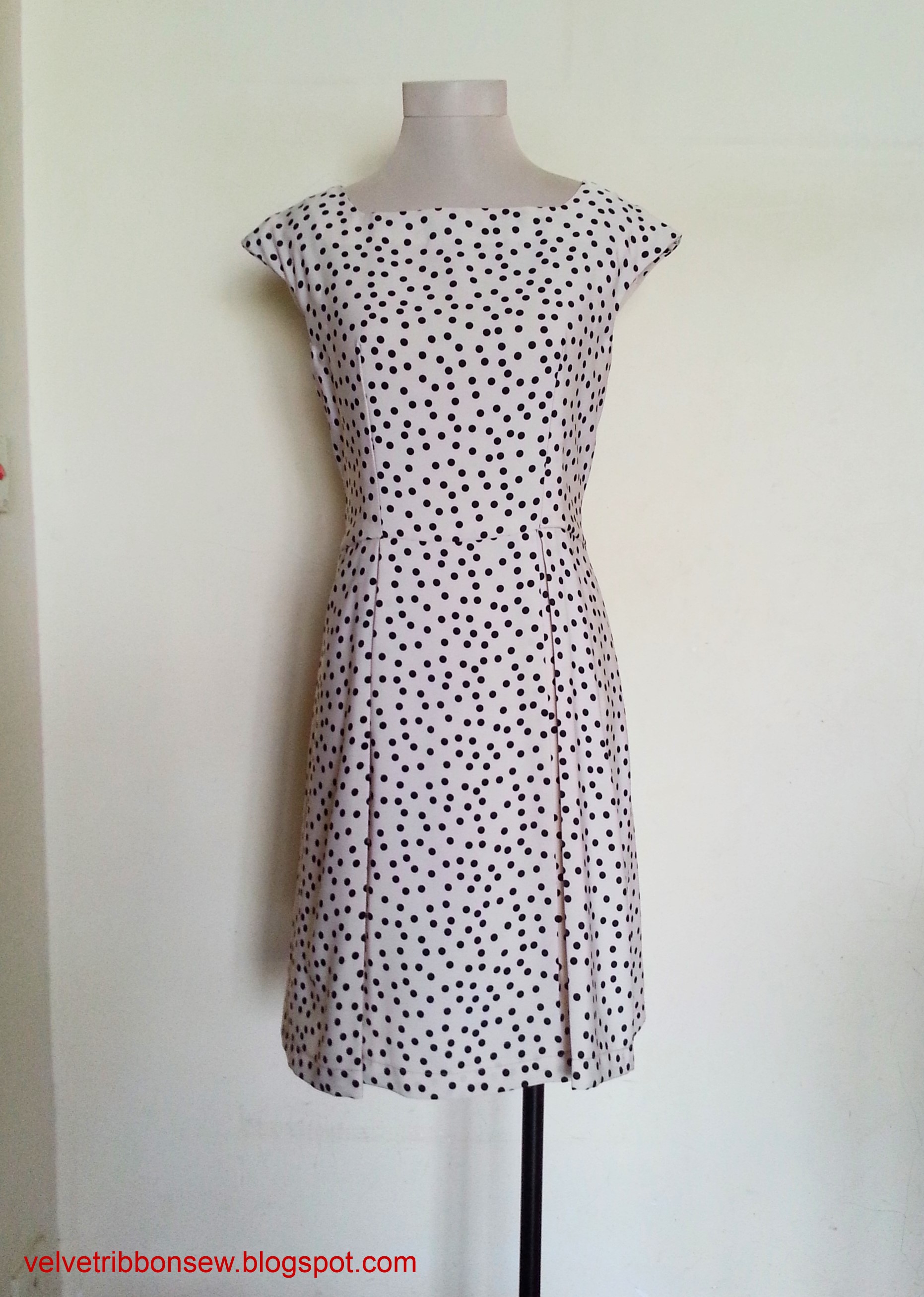 Sewing Vintage Modern Polka Dot Dress Sewing Projects