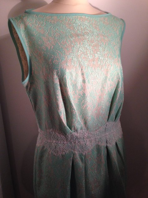 Robe_en_dentelle_2_large