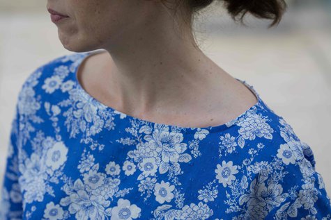 Floral_simplicity_1366_neckline_large