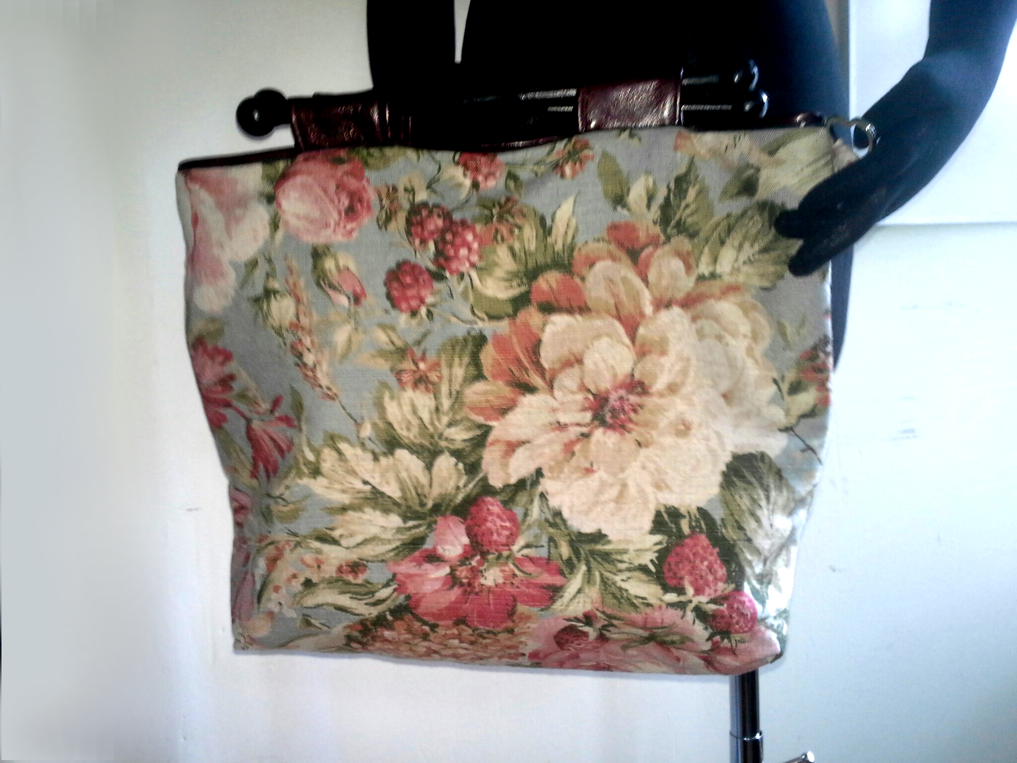 Knitting Bag Large Vintage Floral Canvas Reversible Faux Leather Wooden Crochet cape pattern free