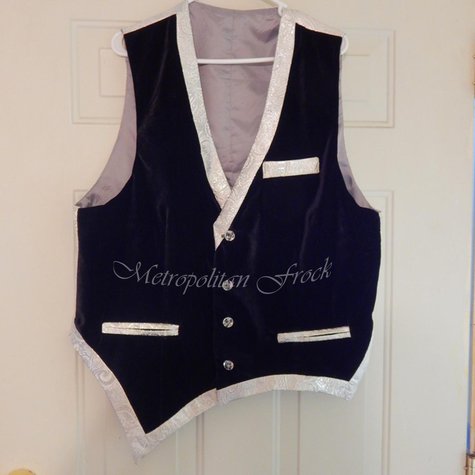 Darryl_vest_sq_1_large
