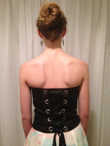 Bustier_back_large